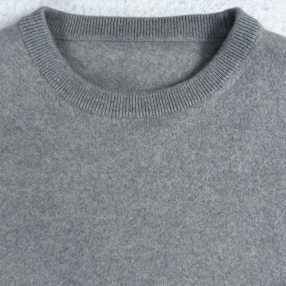 The Good Cashmere Standard 100% Cashmere Crewneck Sweater Grey Heather Womens M - Picture 3 of 10